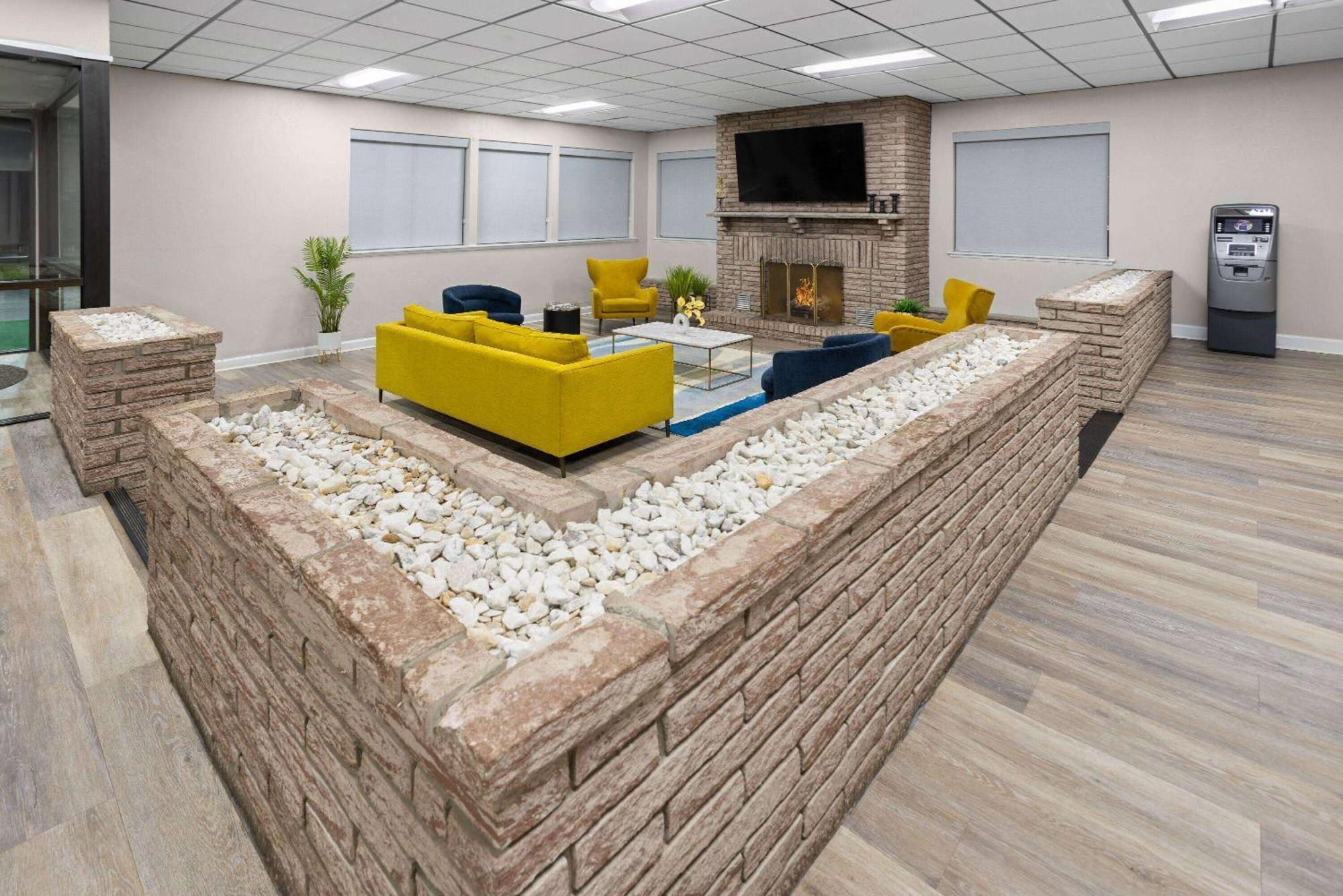 Super 8 By Wyndham Henrietta/Rochester Area Екстер'єр фото